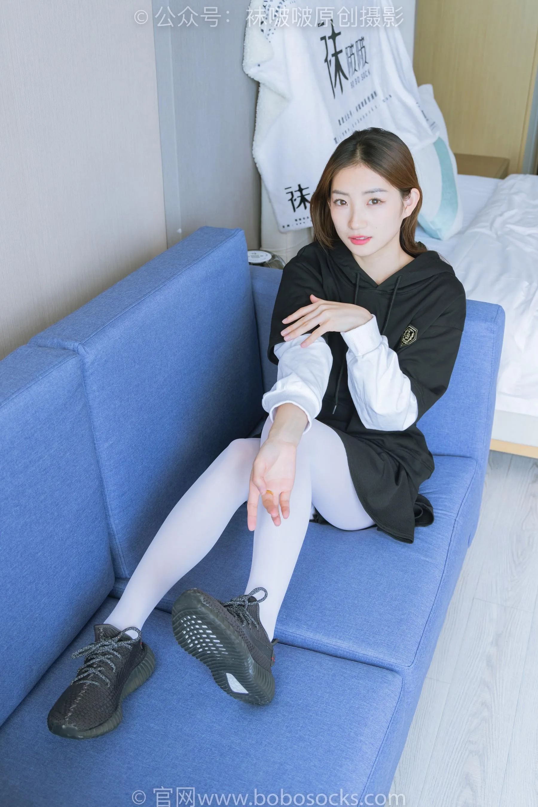 [BoBoSocks袜啵啵]NO.214 小沫-黑色运动鞋、厚白丝 [89P]插图2